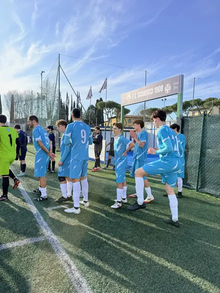 Ingresso in campo, cielo pulito