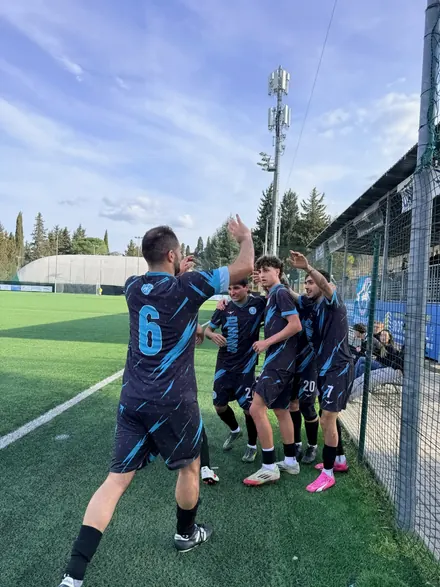 Contro la rete, dopo il gol