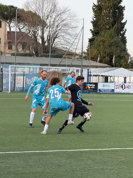 Il 25 tra due avversari
