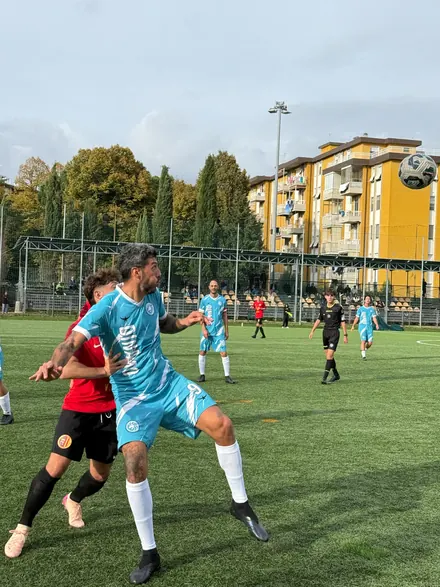 Braccio di ferro a centrocampo