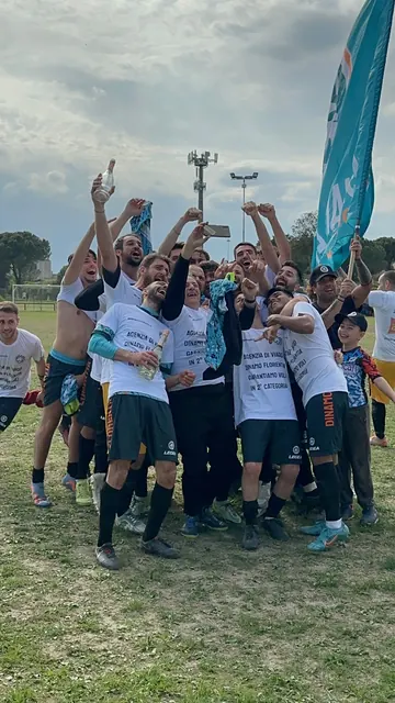 Salti e bandiere: campioni di Terza