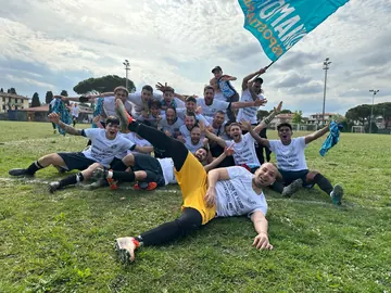 Tutti a terra sotto la bandiera, campioni