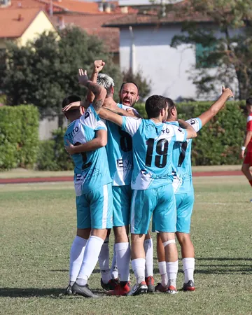 Abbraccio dopo il gol, 8 ottobre 2023