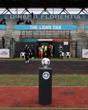 Il pallone e «The Lions Den»