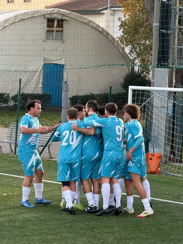 In festa davanti alla porta